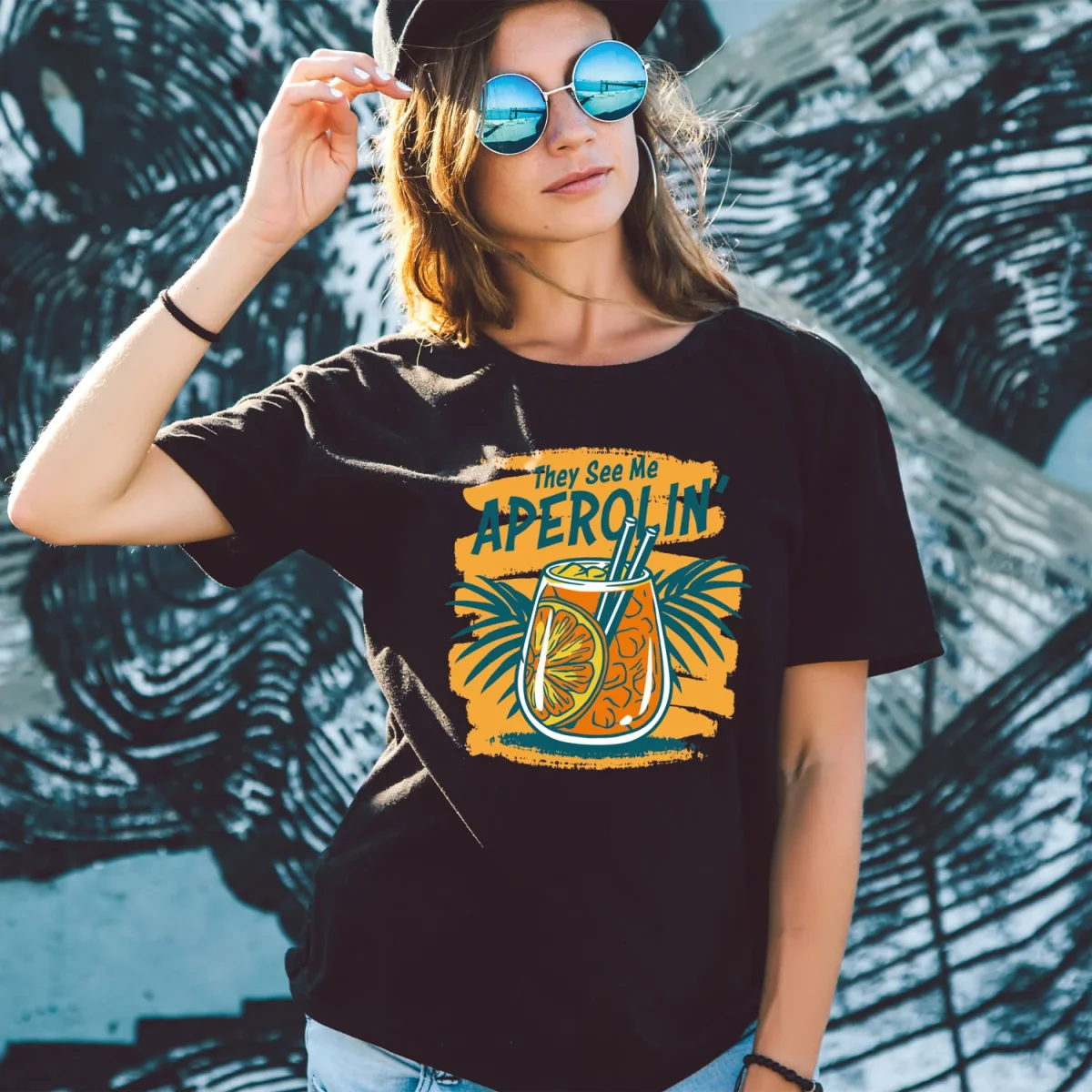 Bedrucktes T-Shirt für Damen - They see me aperolin – Bild 2
