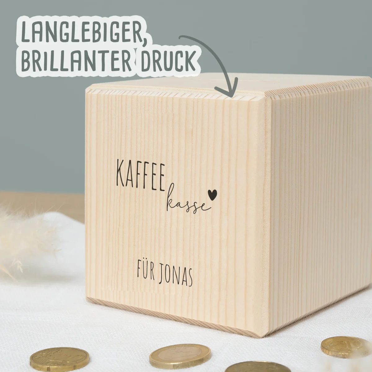 Holzspardose „Kaffeekasse Grafisch“ (10×10×10 cm) personalisiert Druck – Bild 3